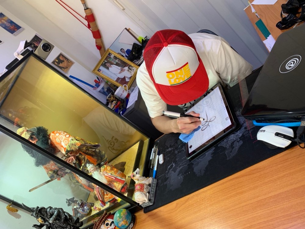 85749B5B-2F40-422B-8230-40333D45105F_1_105_c