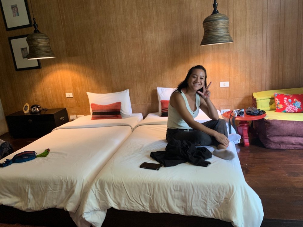 F90BC242-F536-422C-AE7C-677C877B93C6_1_105_c